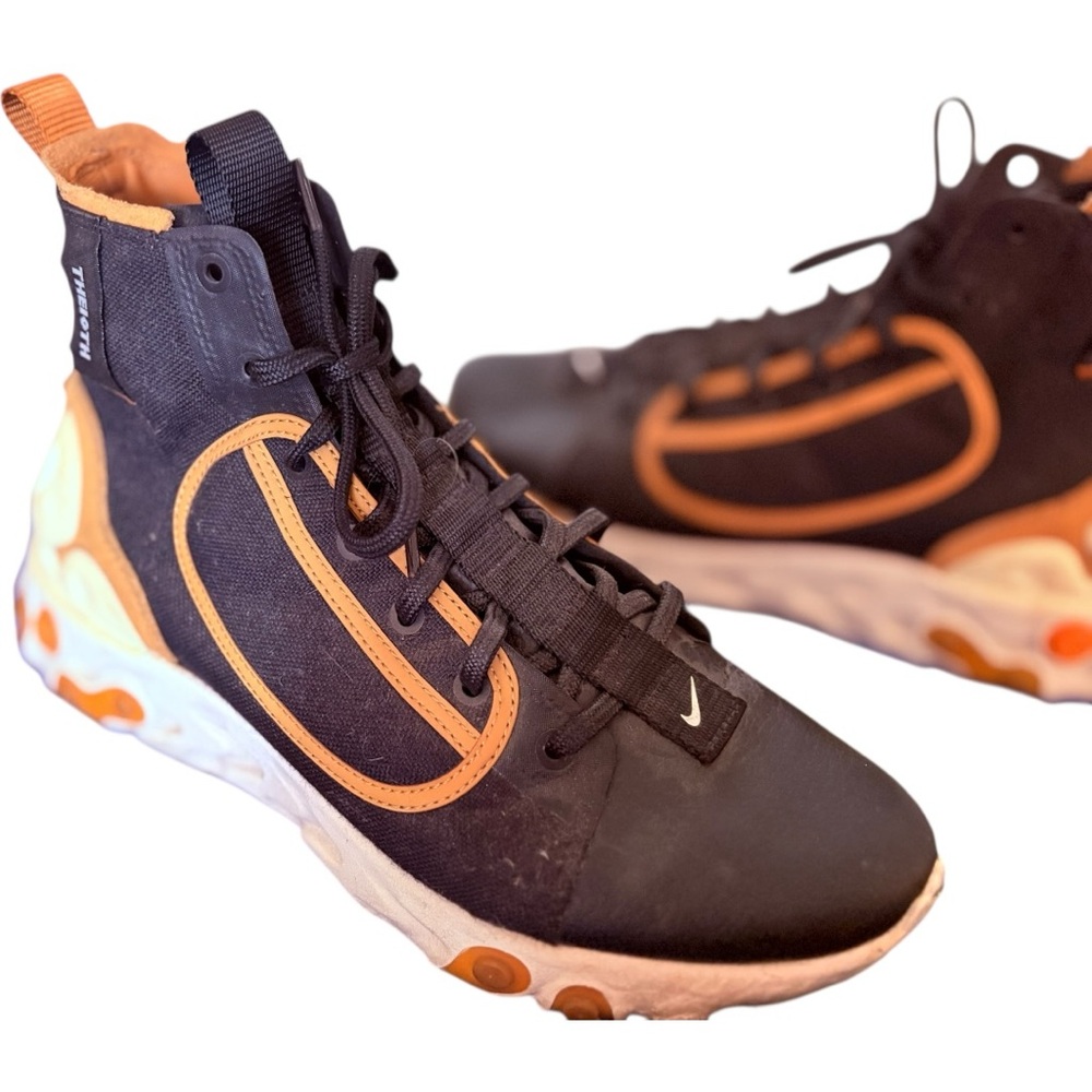 Nike Black and Orange Athletic Shoes with Modern Design